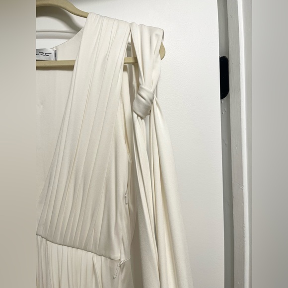 Oscar De La Renta Ivory Cady Gown - Picture 5 of 7